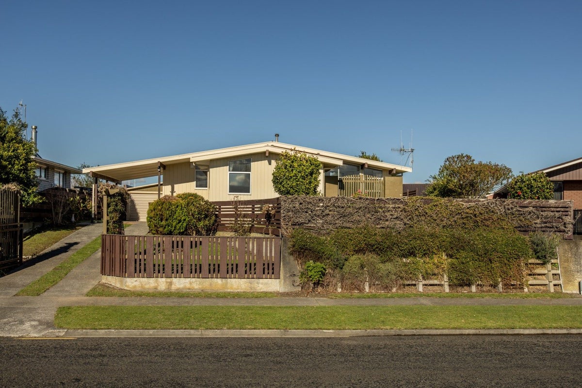 27 Havelock Avenue, Westbrook, Palmerston North - Carousel 1