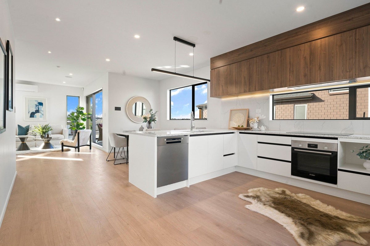 1D Clematis Avenue, Murrays Bay, Auckland - Carousel 1
