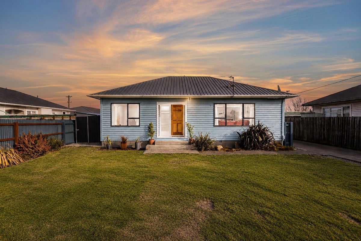 1/28 Neill Street, Hornby, Christchurch - Carousel 1