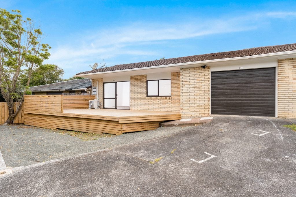 3/30 Trojan Crescent, New Lynn, Auckland - Carousel 1
