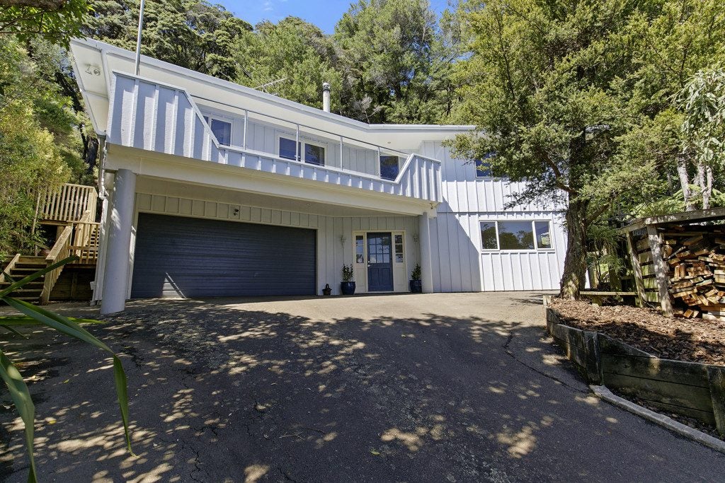 233A Whites Line East, Waiwhetu, Lower Hutt - Carousel 1