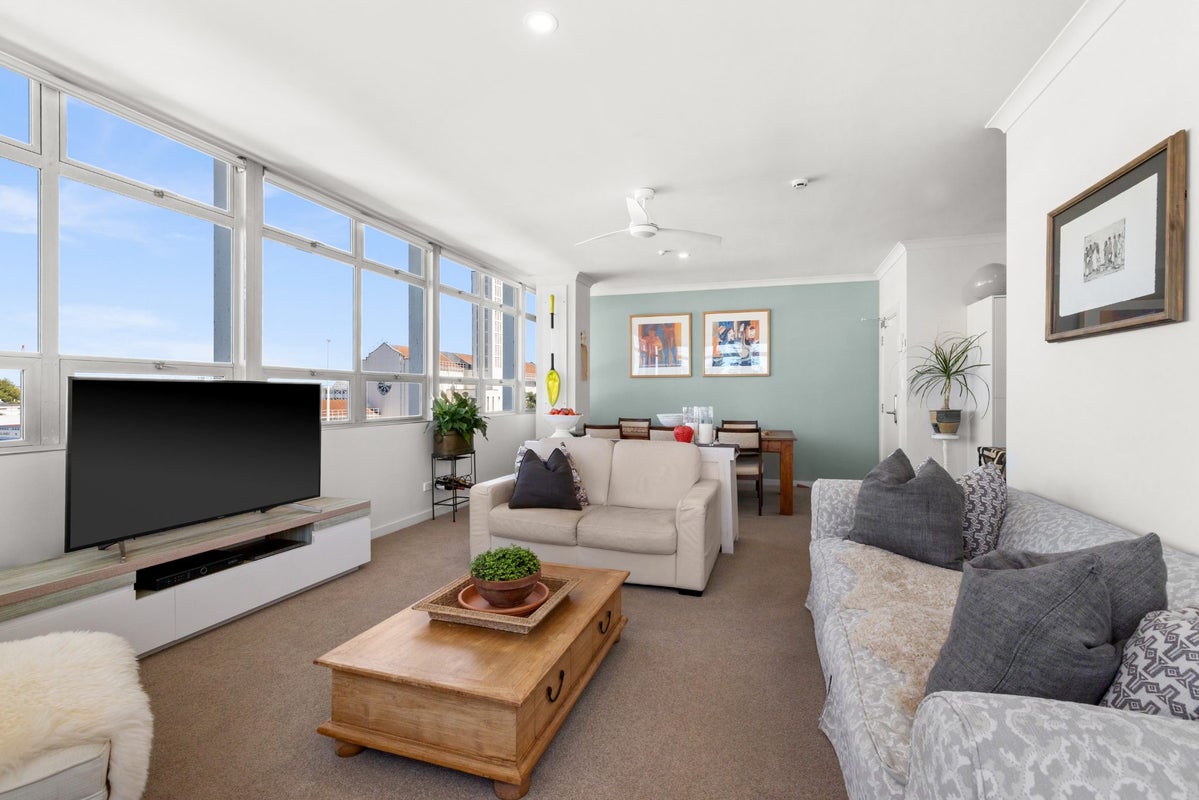 3E/3 Shakespeare Road, Napier South, Napier - Carousel 1