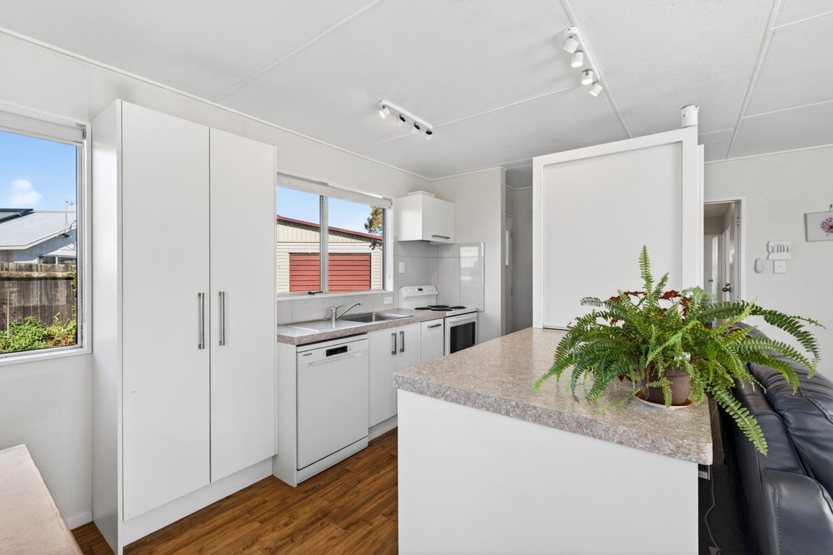 237 Flaxmere Avenue, Flaxmere, Hastings - Carousel 1