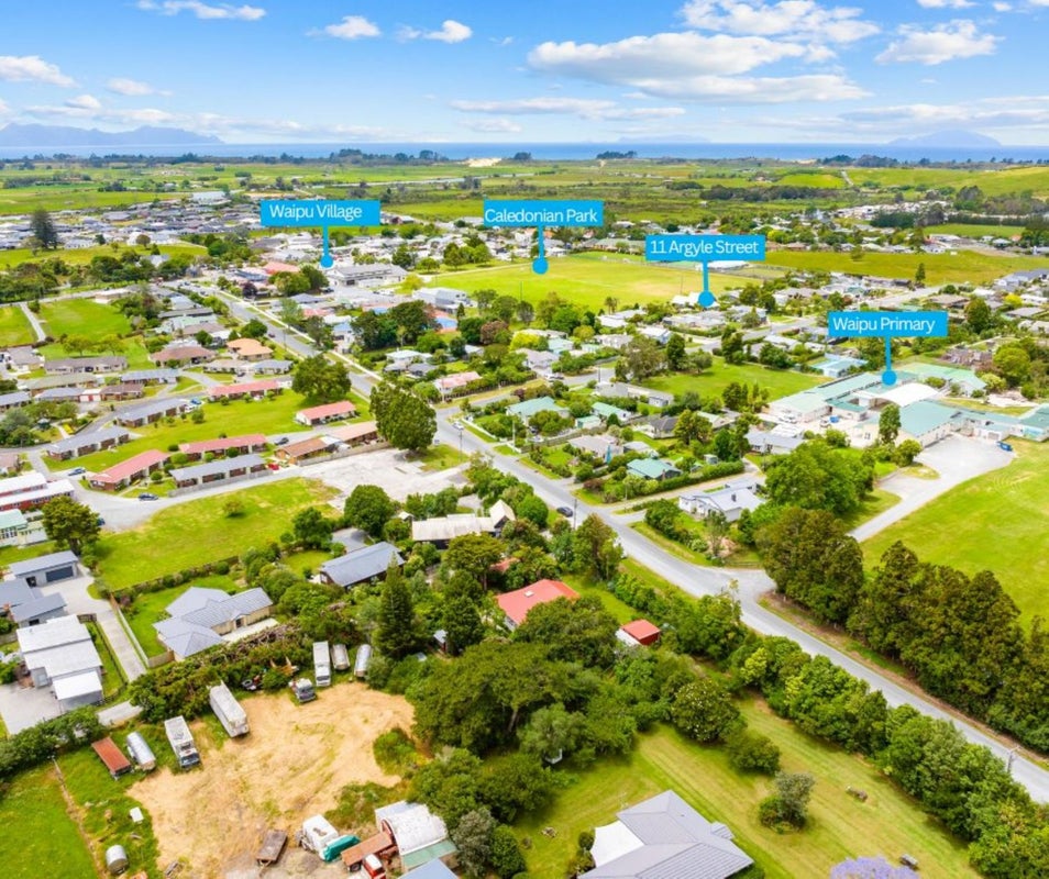 11 Argyle Street, Waipu, Waipu - Carousel 24
