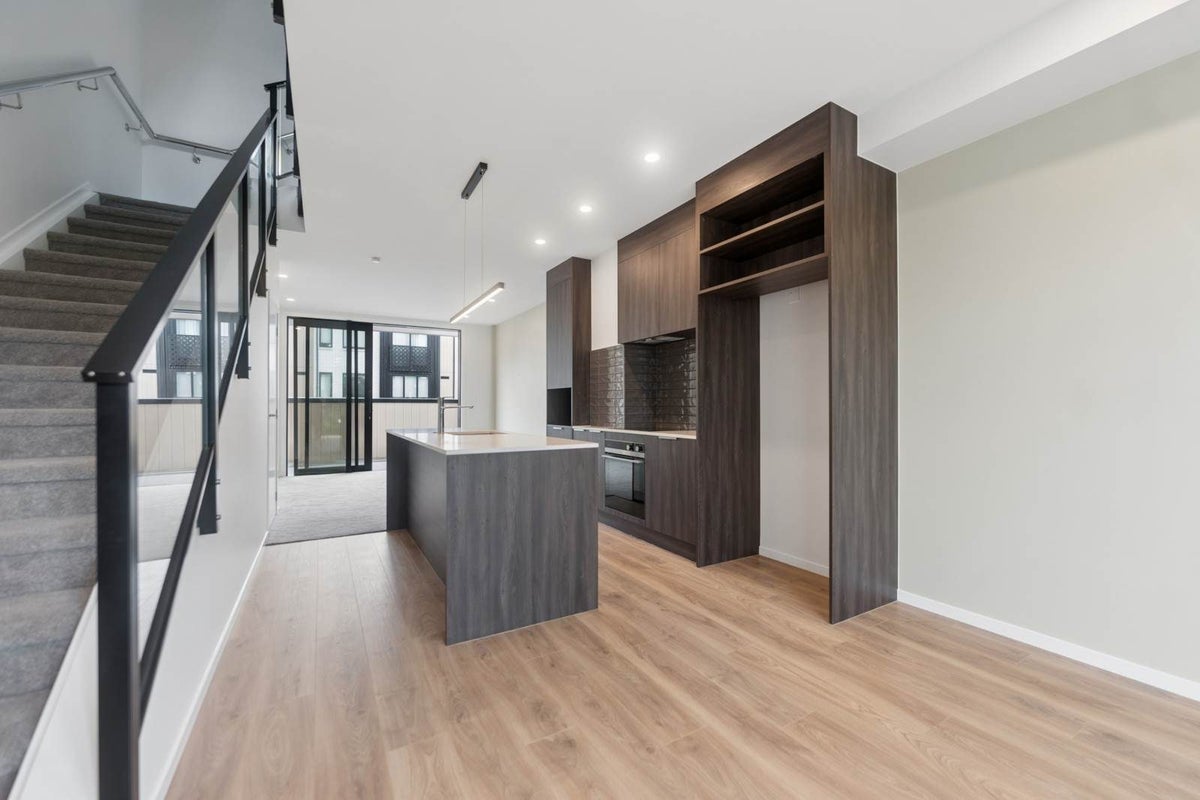 2/19 Windlass Street, Long Bay, Auckland - Carousel 2