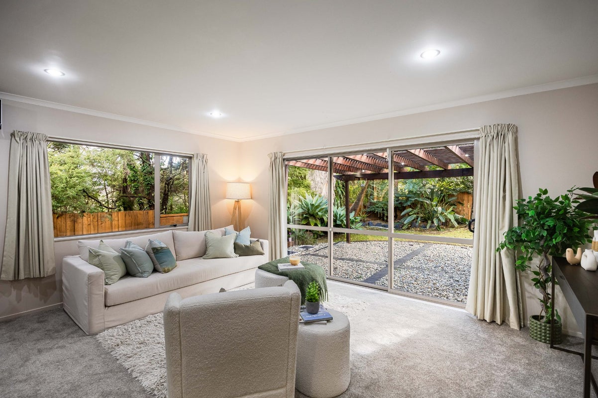 27 McKinley Road, Sunnyvale, Auckland - Carousel 2