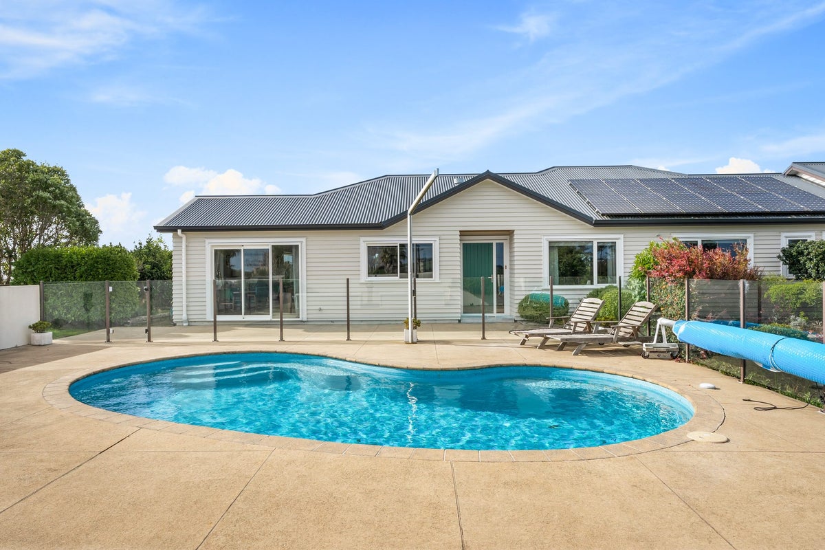 1382 Old North Road, Helensville, Helensville - Carousel 1