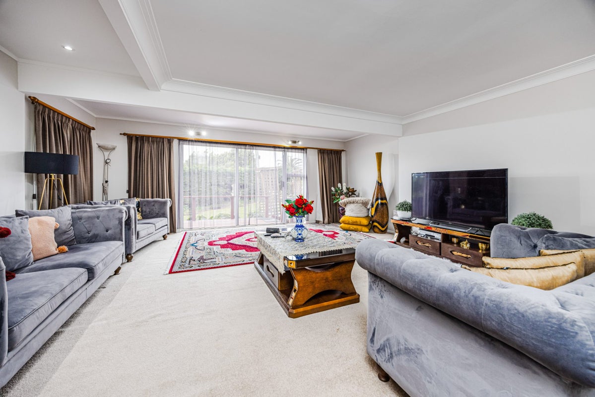 10 Albertson Place, Manurewa, Auckland - Carousel 2