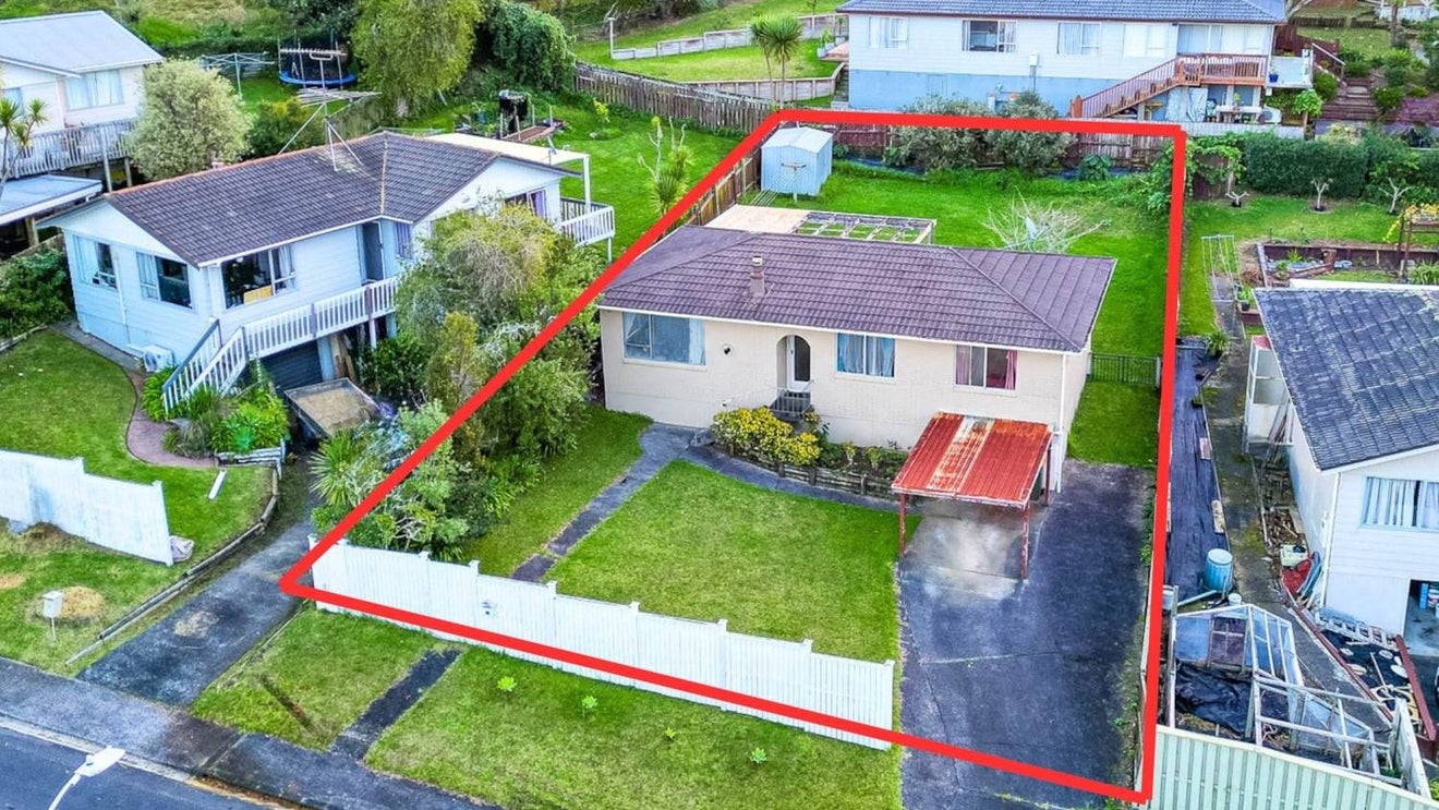 16 Wanita Place, Totara Vale, Auckland - Carousel 1