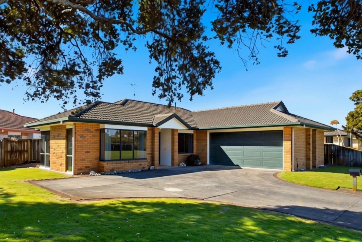 57 The Gardens Drive, Papamoa Beach, Papamoa - Carousel 1