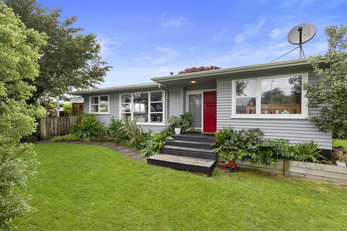 2 Bremridge Place, Melville, Hamilton - Carousel 1