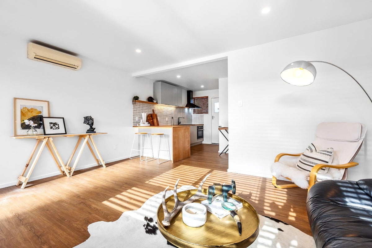 2/8 Sylvan Street, Hillmorton, Christchurch - Carousel 1