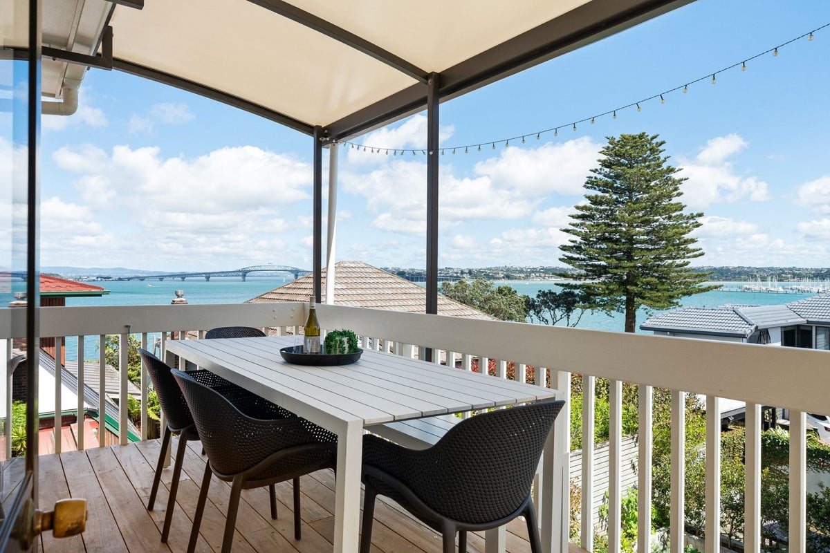 1/106 Stanley Point Road, Stanley Point, Auckland - Carousel 2