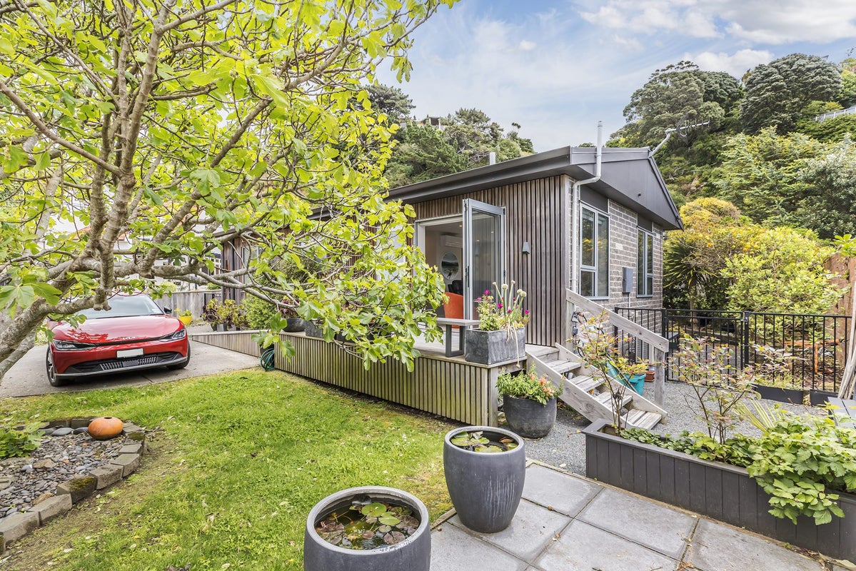 14A Ferry Street, Seatoun, Wellington - Carousel 1
