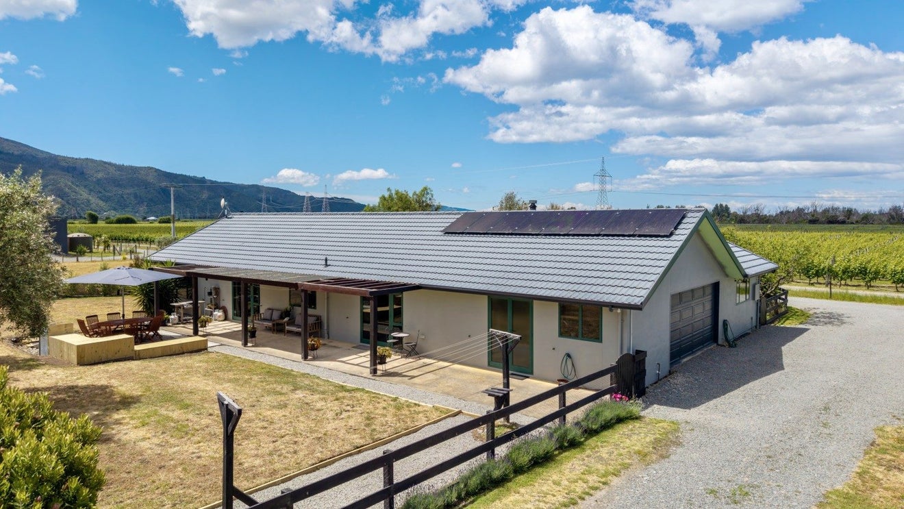 84 Rarangi Road, Blenheim - Carousel 1