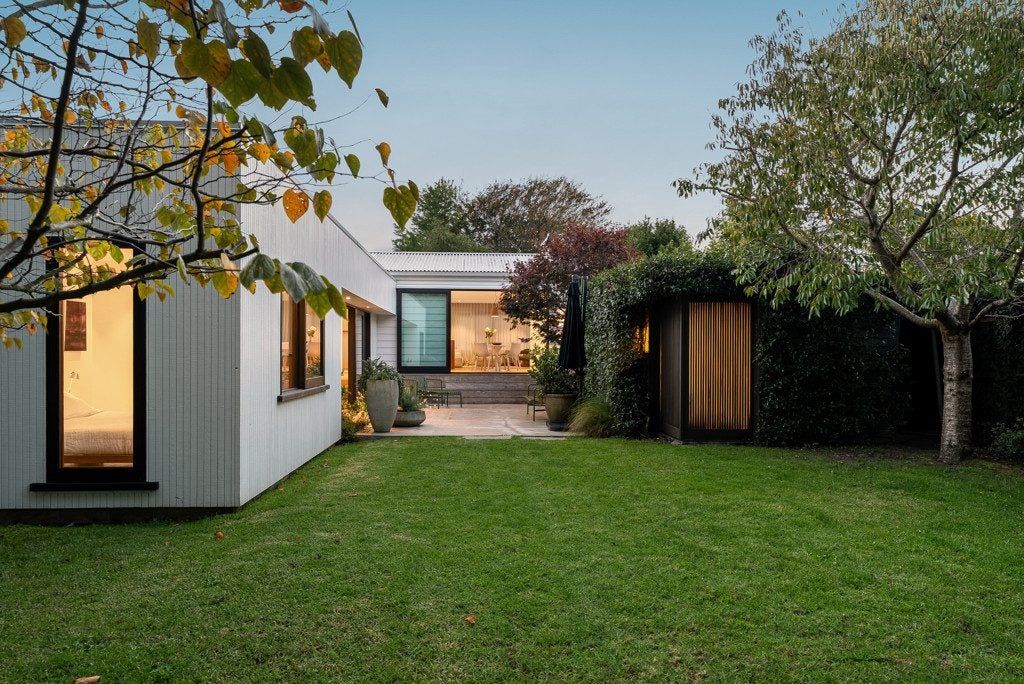 4 Kenley Place, Avondale, Auckland - Carousel 1