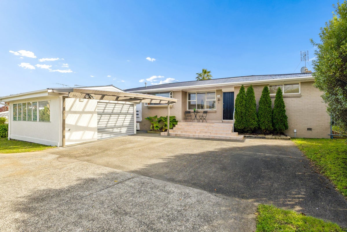 69A Howe Street, Howick, Auckland - Carousel 1