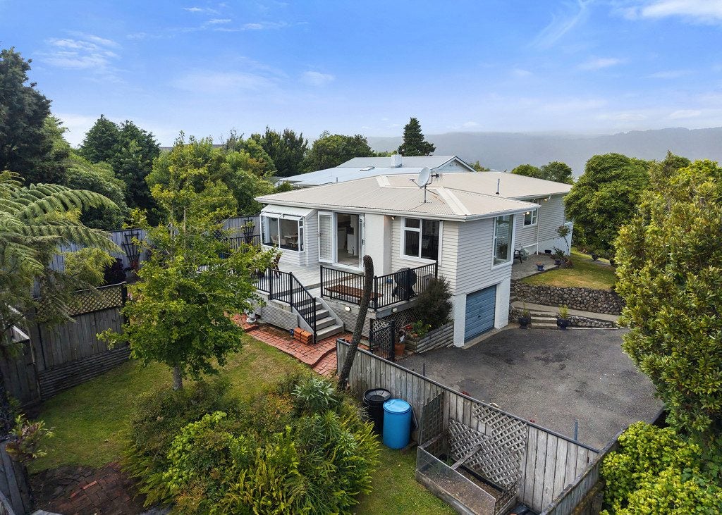 69 Belmont Terrace, Belmont, Lower Hutt - Carousel 1