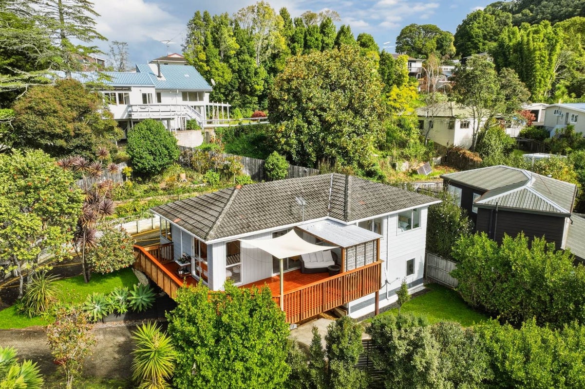 1/12 Wanita Place, Totara Vale, Auckland - Carousel 1