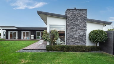 20 Te Whenu Crescent, Marshland, Christchurch - Carousel 1