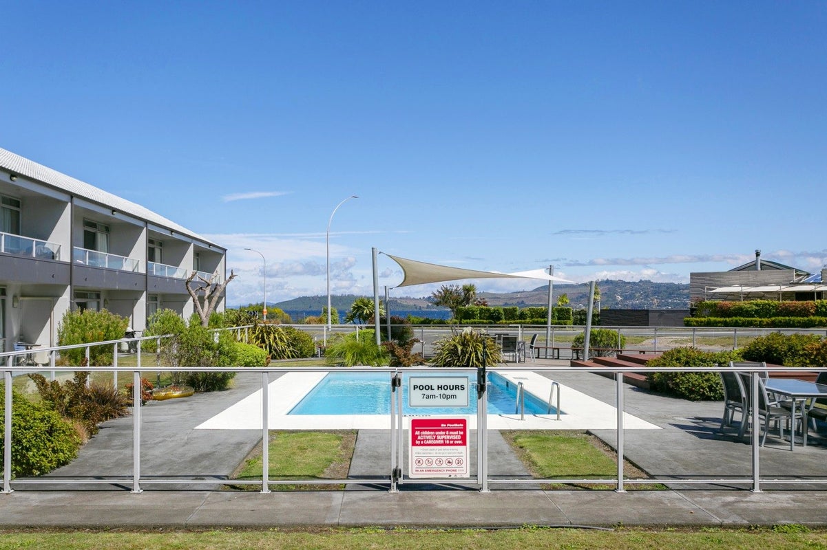 300 Lake Terrace, Two Mile Bay, Taupo - Carousel 2