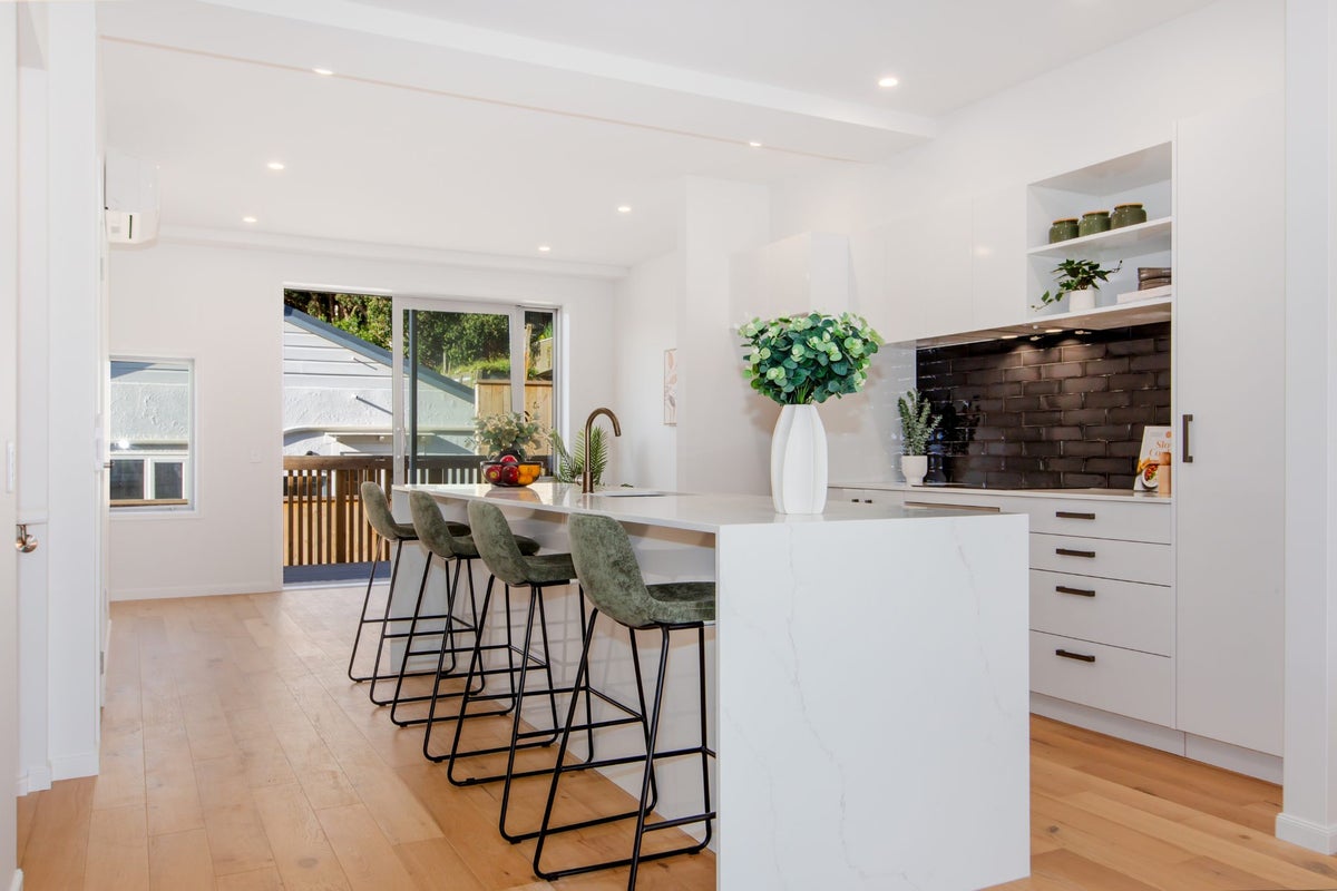 27C Liffey Street, Island Bay, Wellington - Carousel 2