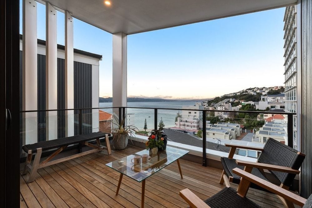 4/18 Oriental Terrace, Oriental Bay, Wellington - Carousel 1