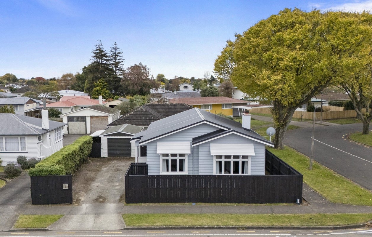 33 Featherston Street, Takaro, Palmerston North - Carousel 1
