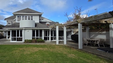 16 Wainui Avenue, Point Chevalier, Auckland - Carousel 1