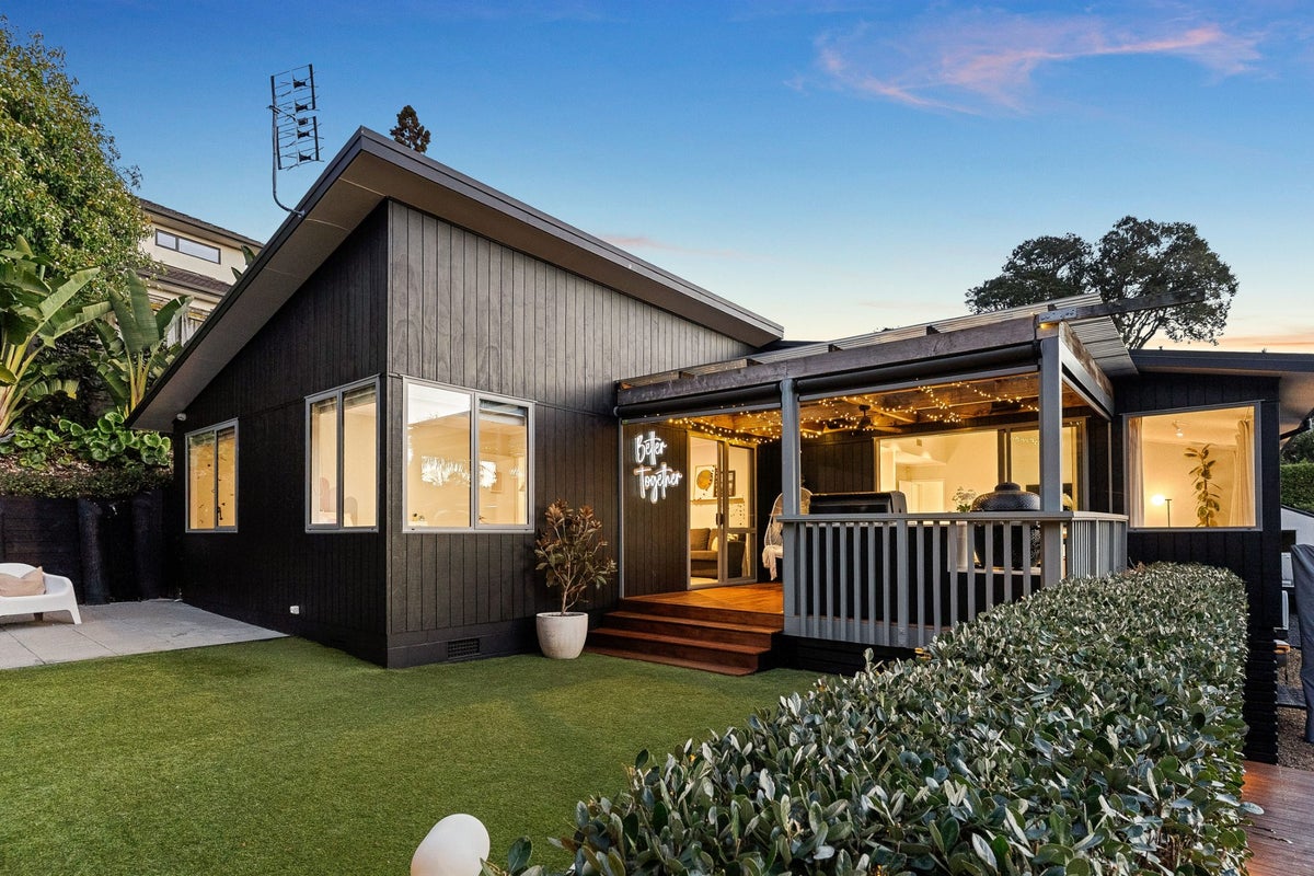 129F Rangatira Road, Beach Haven, Auckland - Carousel 2