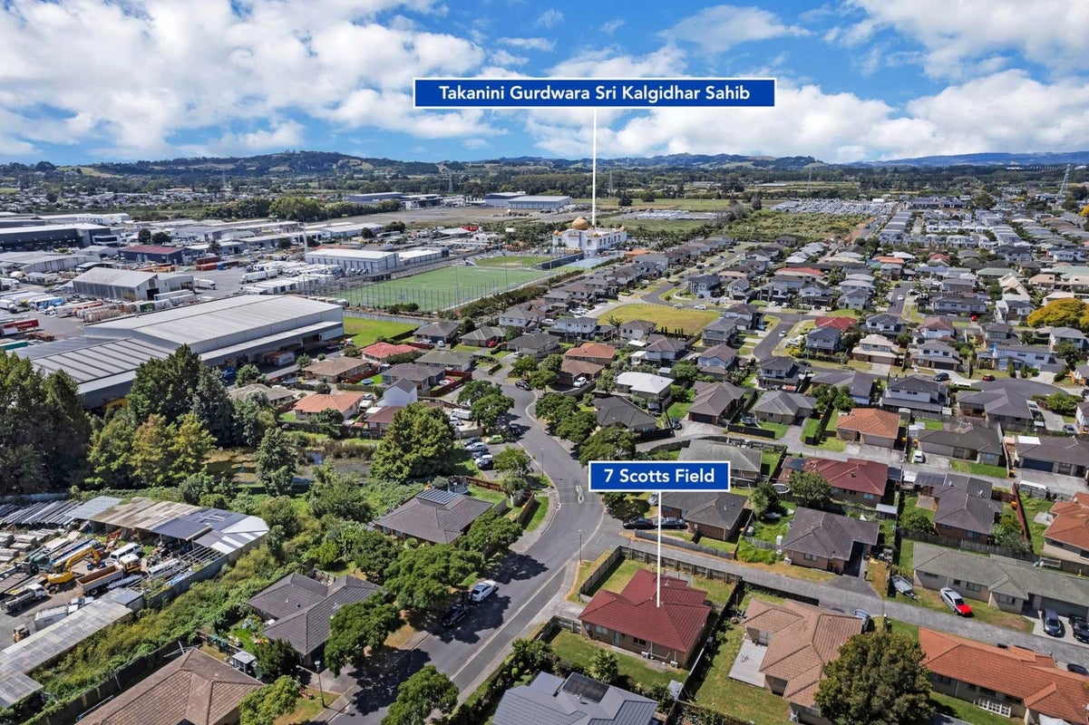 7 Scotts Field Drive, Takanini, Auckland - Carousel 30
