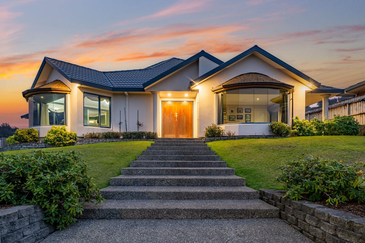 47 Kirton Drive, Riverstone Terraces, Upper Hutt - Carousel 1