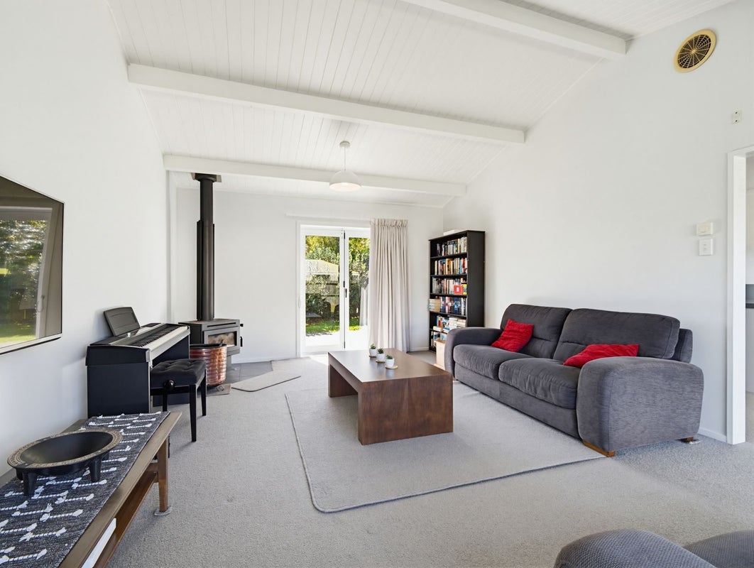 2 Awatea Terrace, Lynmore, Rotorua - Carousel 2