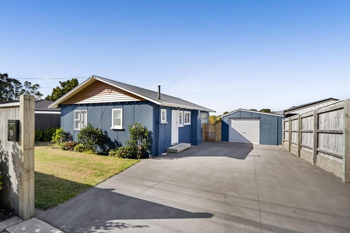 15 Alberta Road, Glen Avon, New Plymouth - Carousel 1