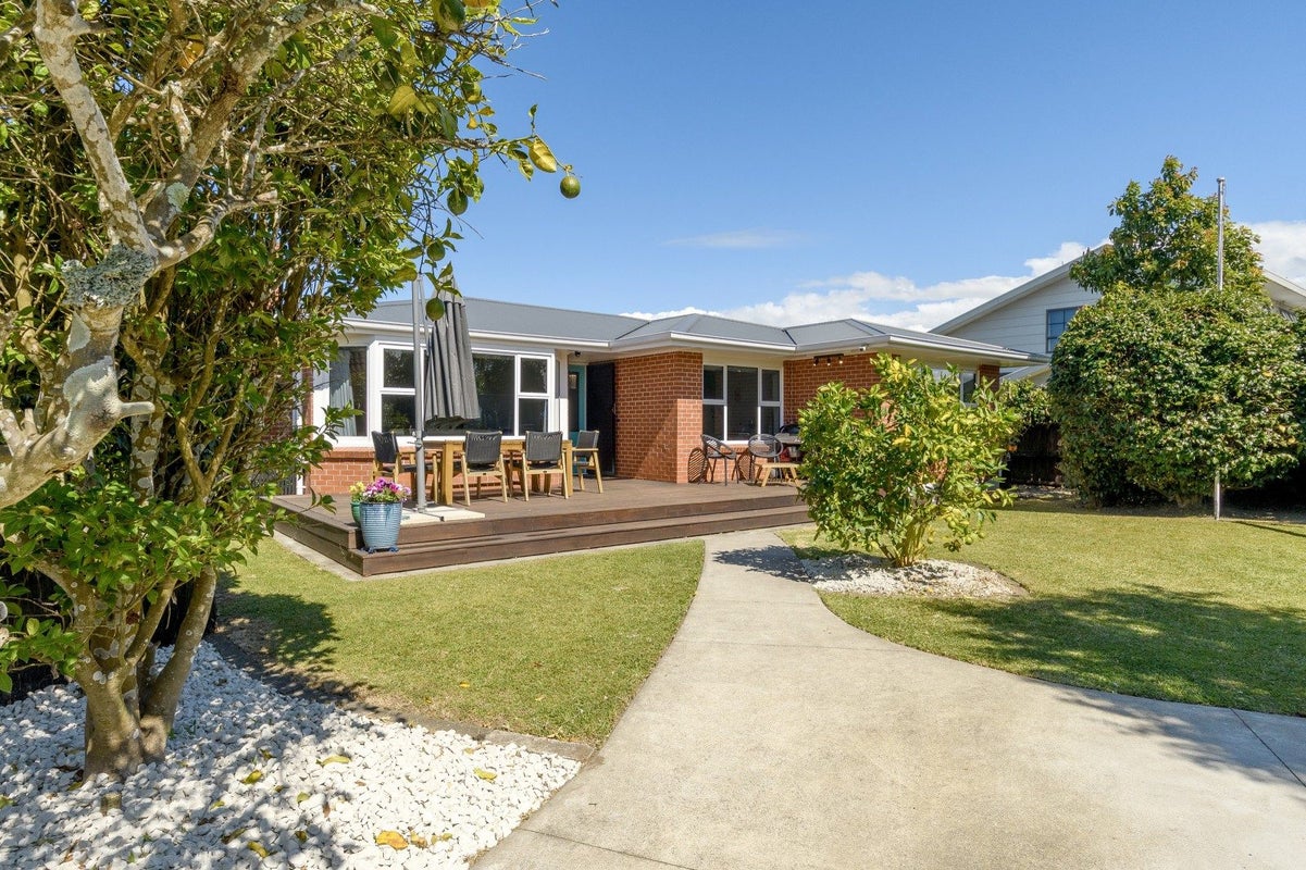 20 Brookfield Terrace, Brookfield, Tauranga - Carousel 1
