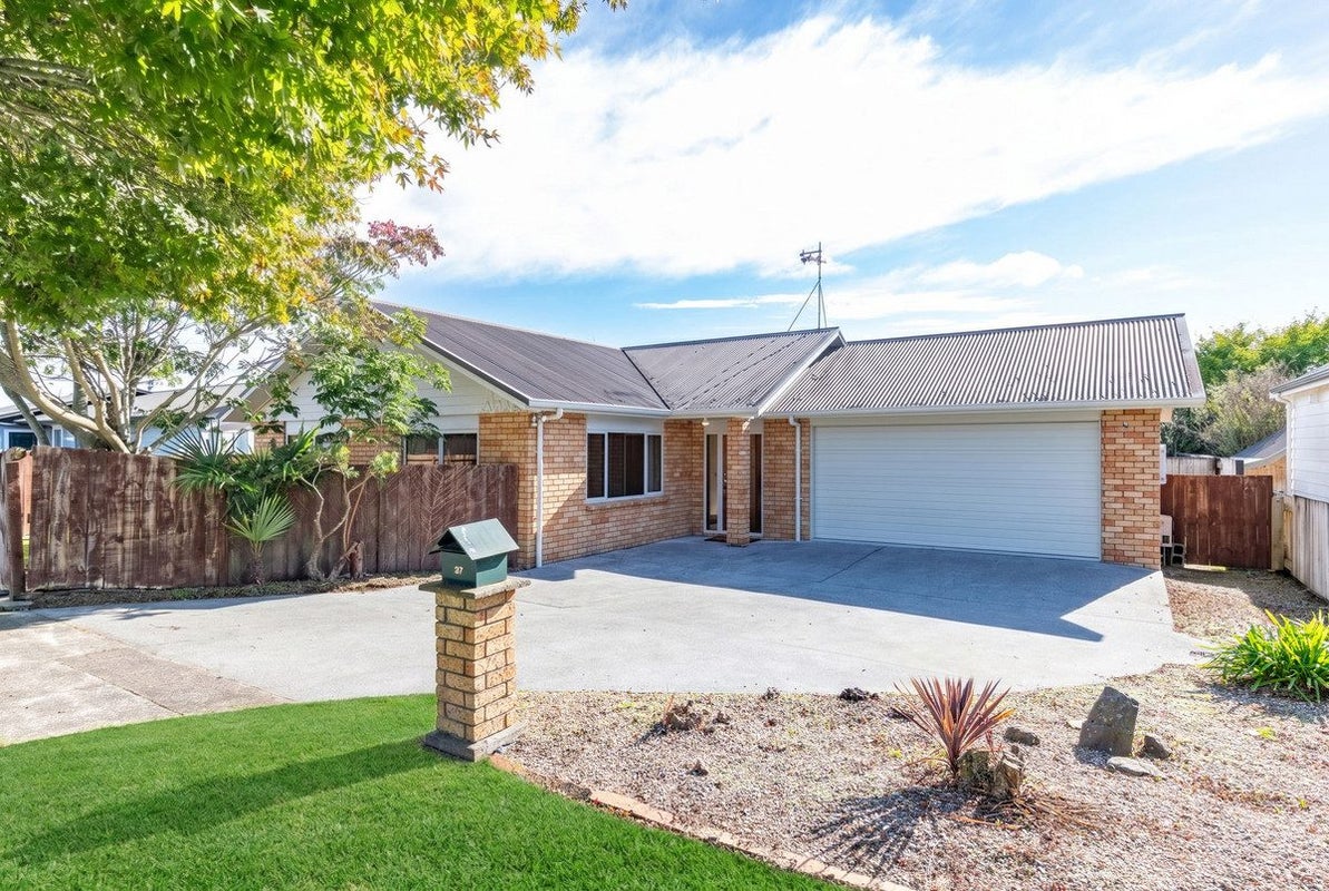 57 Byron Street, Leamington, Cambridge - Carousel 1