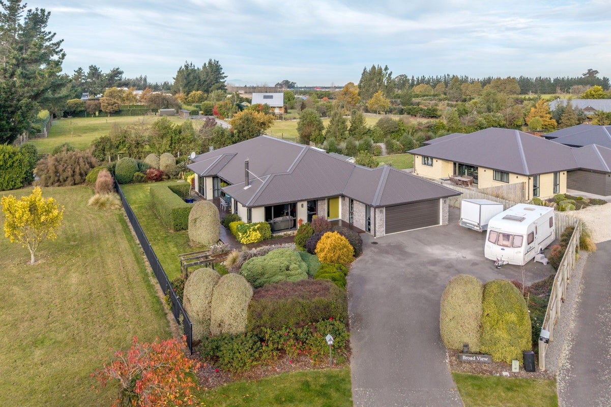 26 Newbrook Terrace, Darfield, Darfield - Carousel 22