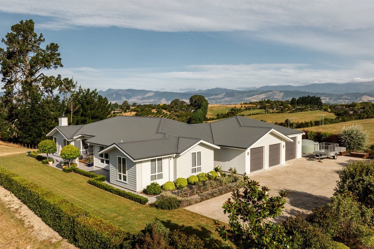 12 Shirtcliff Lane, Redwood Valley, Richmond - Carousel 1