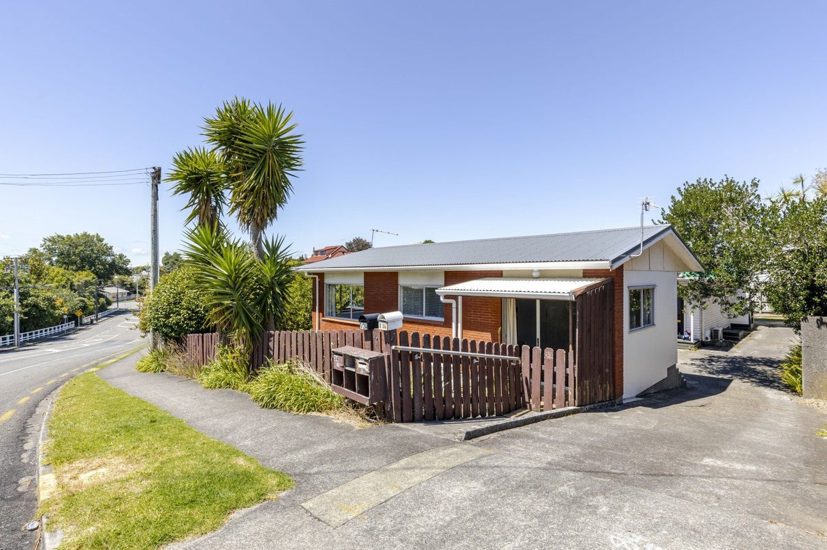 1/24 Hori Street, Vogeltown, New Plymouth - Carousel 1