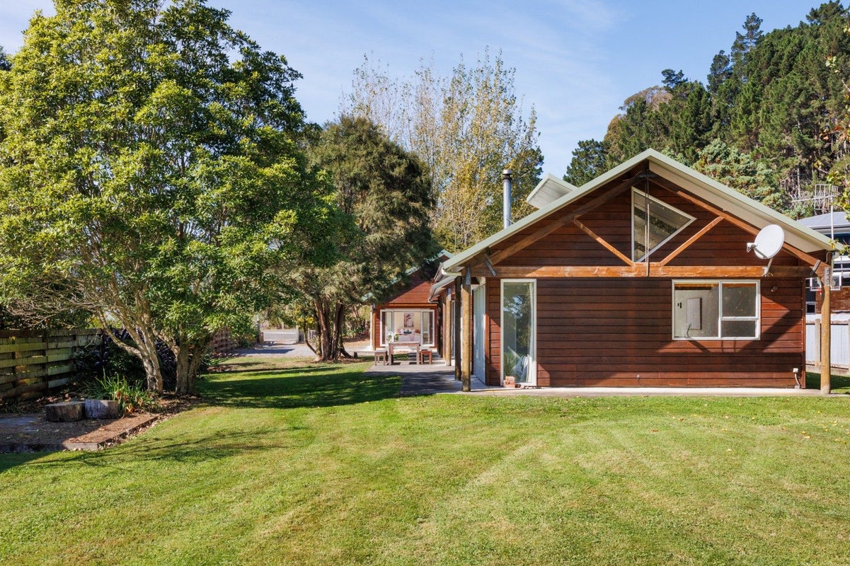 55 Fitzherbert East Road, Palmerston North - Carousel 1