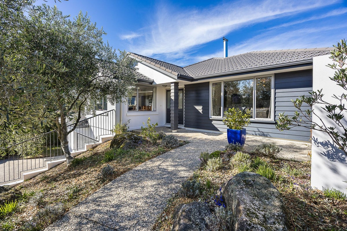 24 Sunninghurst Drive, Fairfield, Dunedin - Carousel 2