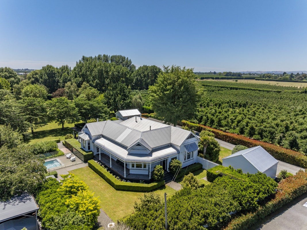 100A Longlands Road West, Longlands, Hastings - Carousel 1