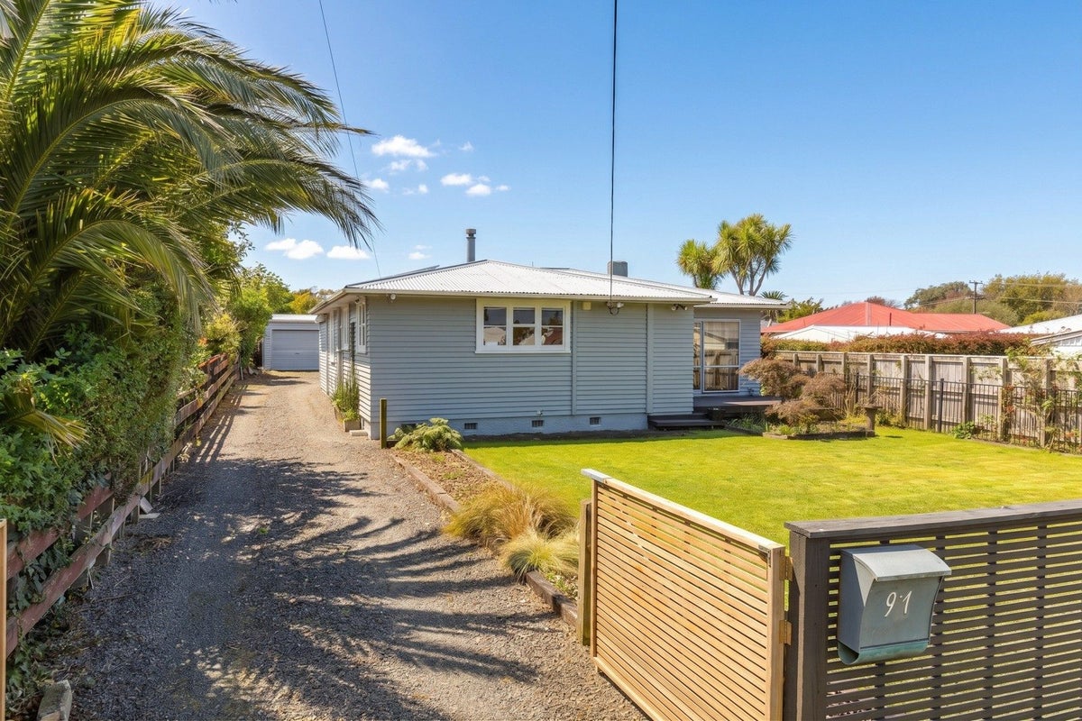 91 Brandon Street, Featherston - Carousel 1
