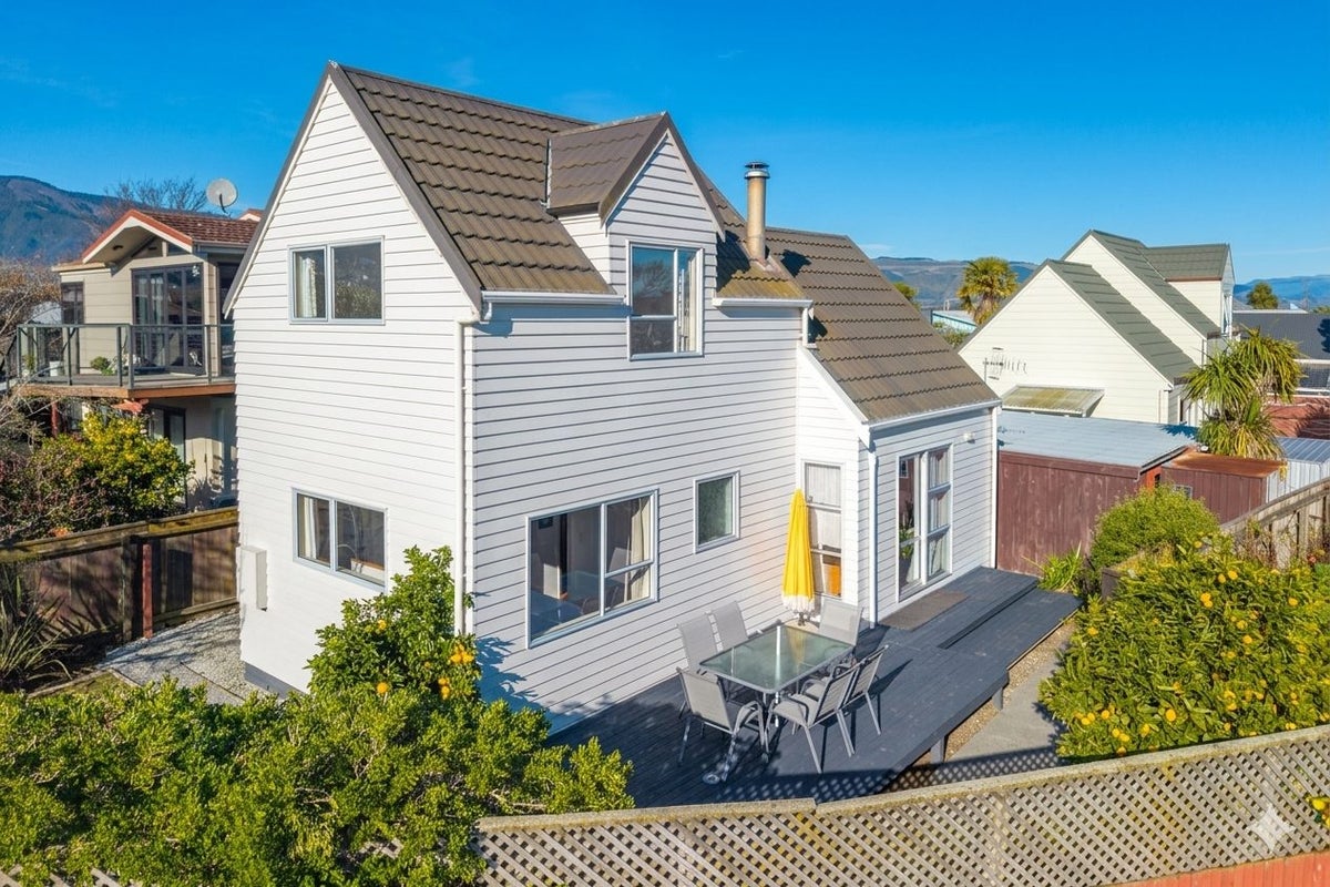 3/142 Parkers Road, Tahunanui, Nelson - Carousel 1