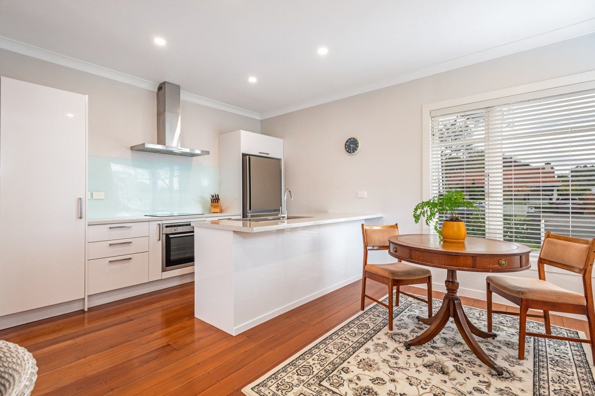 9 Milverton Avenue, Hokowhitu, Palmerston North - Carousel 2