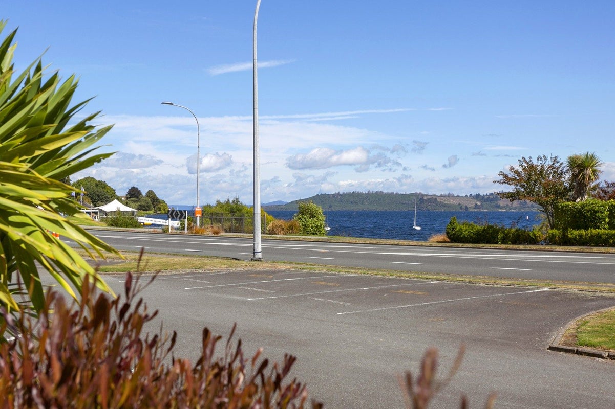 300 Lake Terrace, Two Mile Bay, Taupo - Carousel 19