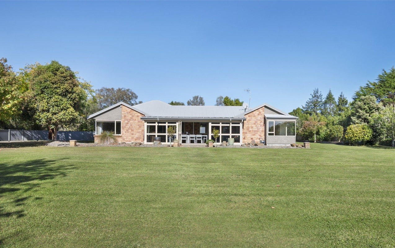 98 Polson Hill Drive, Palmerston North - Carousel 1