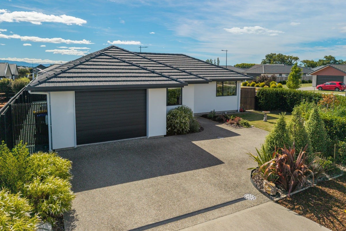 2 Bedfont Street, Richmond - Carousel 1