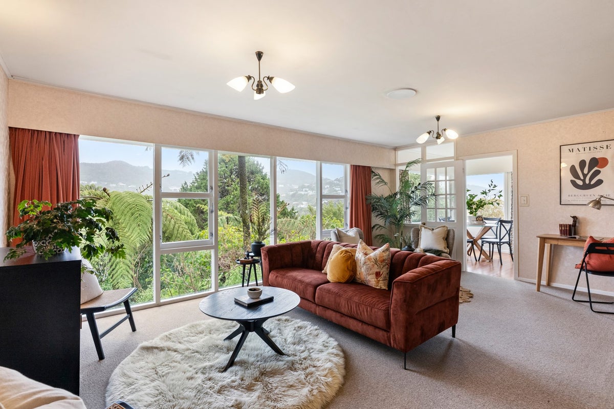 26 Collier Avenue, Karori, Wellington - Carousel 2
