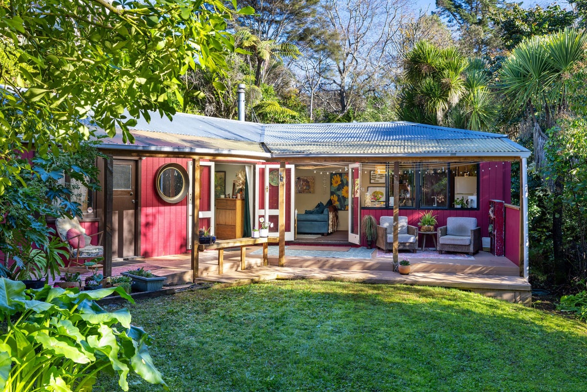 1A Upper Cross Street, Raglan - Carousel 1